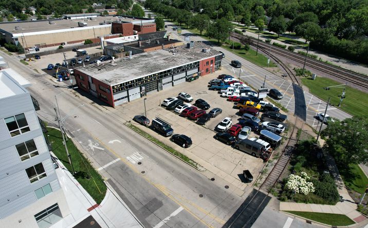 Pictures of Retail property located at 666 E Northwest Hwy, Arlington Heights, IL 60004 for sales - image #1