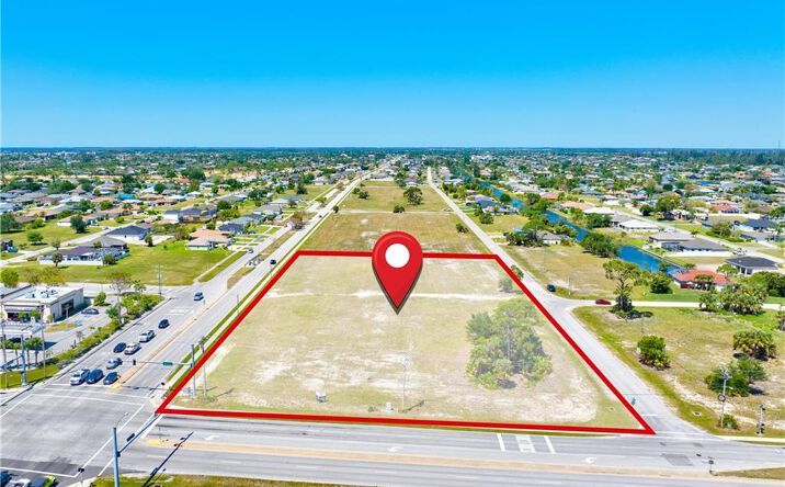 Pictures of Land property located at 815 Trafalgar Pkwy, Cape Coral, FL 33991 for sales - image #1