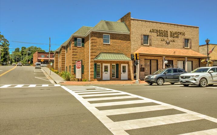 Pictures of Office property located at 329 W Main St, Abingdon, VA 24210 for sales - image #1