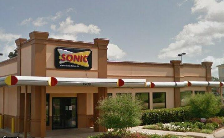 Pictures of Retail property located at 3900 University Pkwy, Natchitoches, LA 71457 for sales - image #1