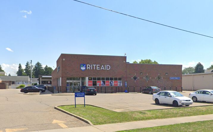 Pictures of Retail property located at 3720 Tuscarawas St W, Canton, OH 44708 for sales - image #1