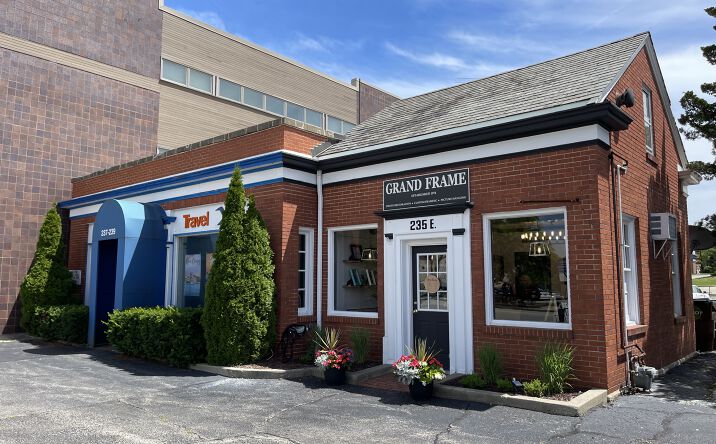 Pictures of Retail property located at 237 E Main St, Barrington, IL 60010 for sales - image #1