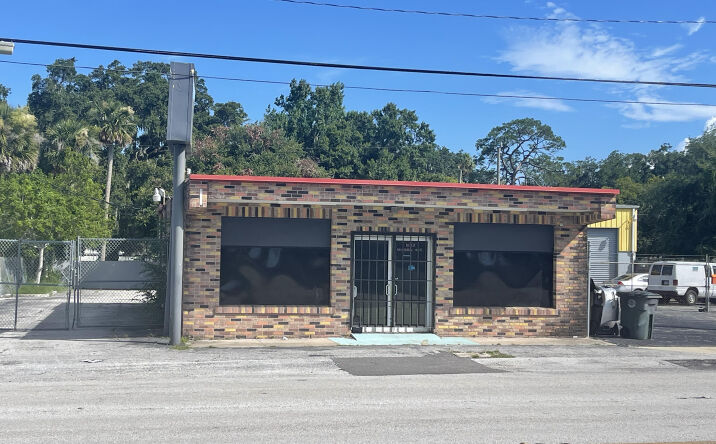 Pictures of Retail property located at 833 Mason Ave, Daytona Beach, FL 32117 for sales - image #1