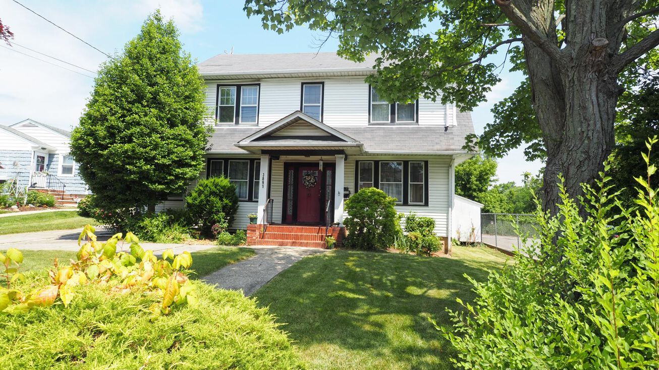 3891 Amboy Rd, Staten Island, NY 10308