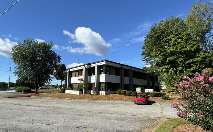 Pictures of Office, Retail property located at 6139 Oakbrook Pkwy, Norcross, GA 30093 for sales - image #1