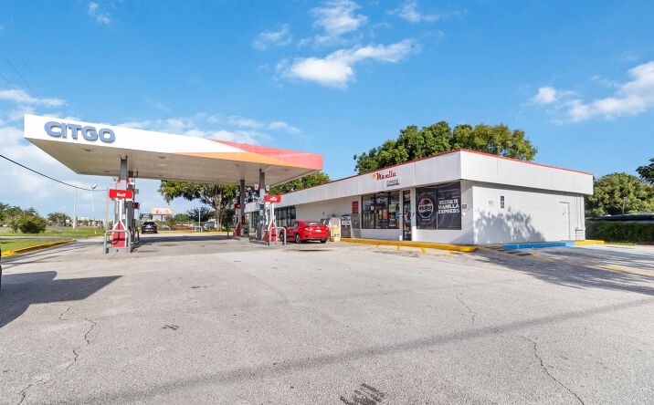 Pictures of Retail property located at 8431 E Colonial Dr, Orlando, FL 32817 for sales - image #1