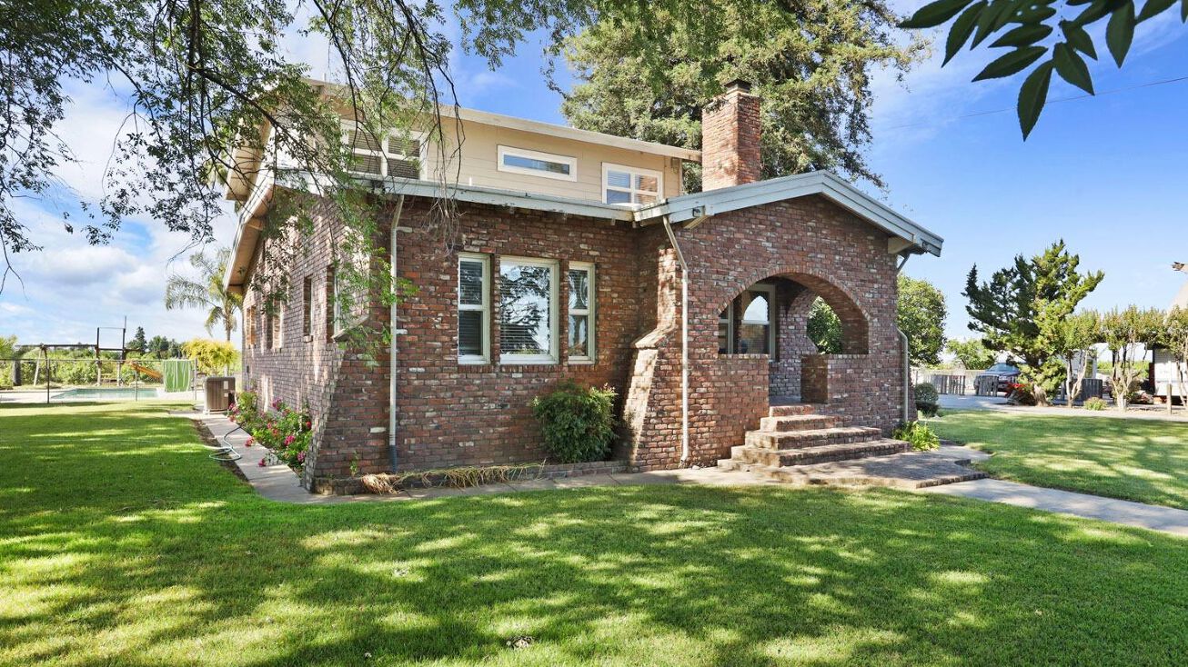 2085 E Peltier Rd, Acampo, CA 95220