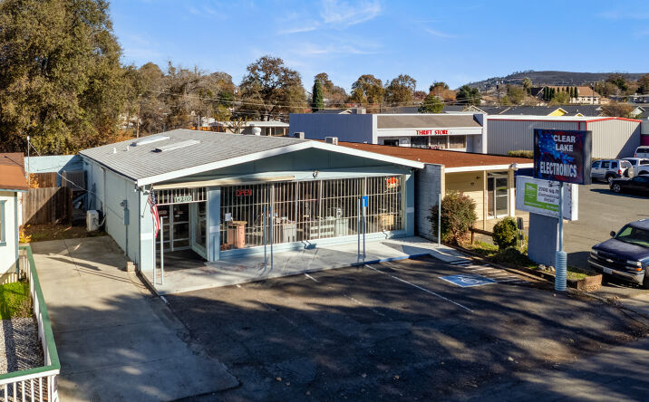 Pictures of Retail property located at 14270 Lakeshore Dr, Clearlake, CA 95422 for comps - image #1