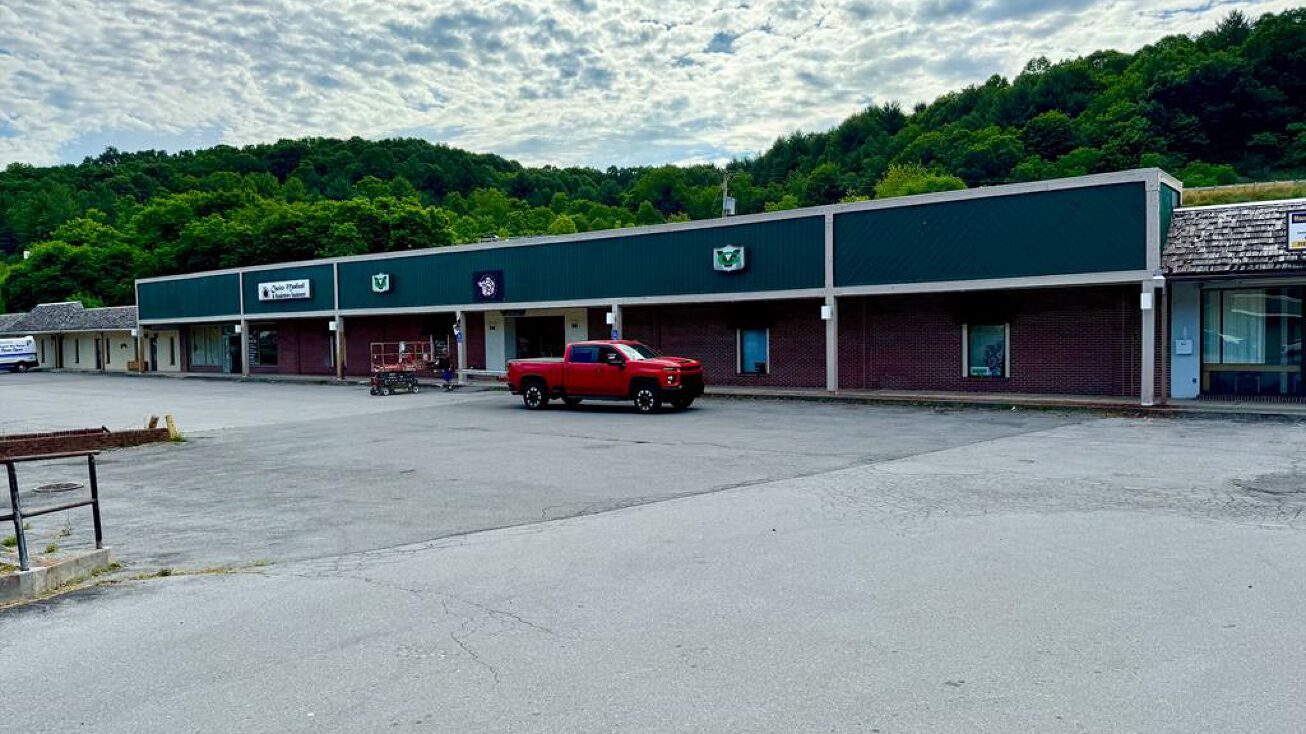 495 Blue Prince Rd, Bluefield, WV 24701