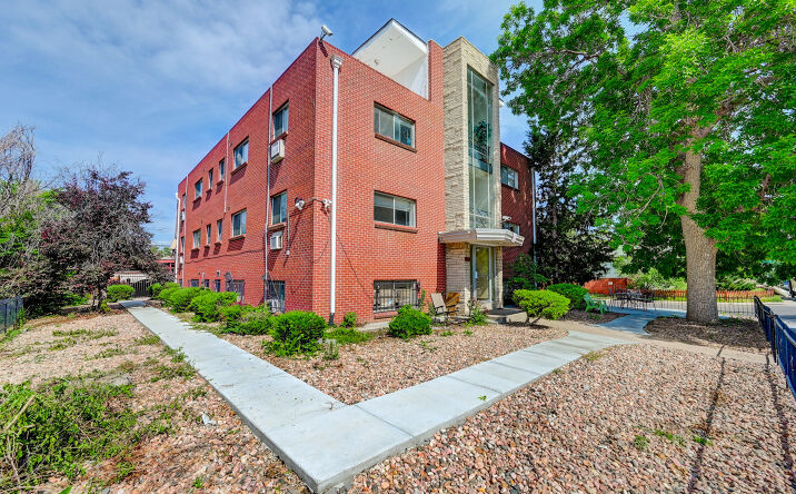 Pictures of Multifamily property located at 1695 Clinton St, Aurora, CO 80010 for sales - image #1
