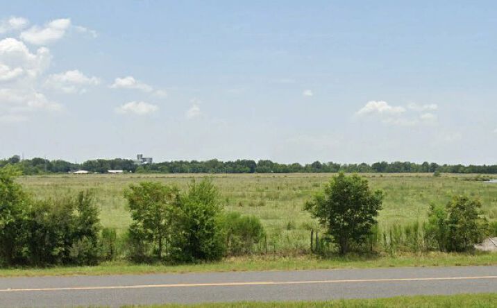Pictures of Land property located at Frontage Rd, Iowa, LA 70647 for sales - image #1