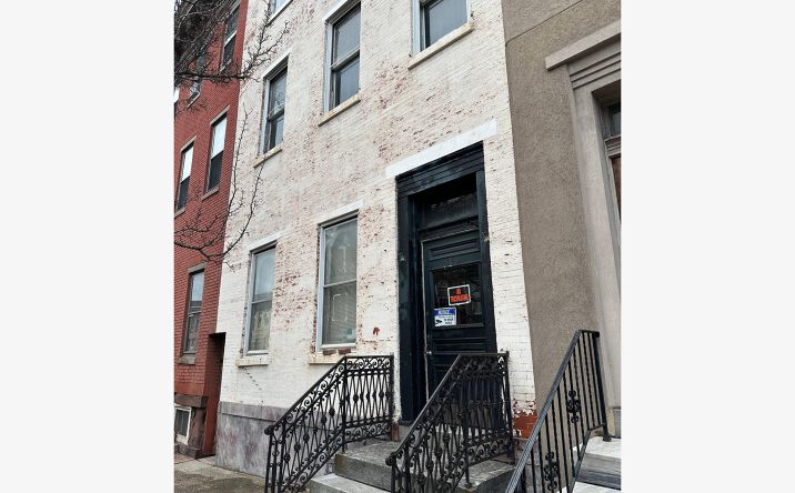 Pictures of Multifamily property located at 319 W Market St, Pottsville, PA 17901 for sales - image #1