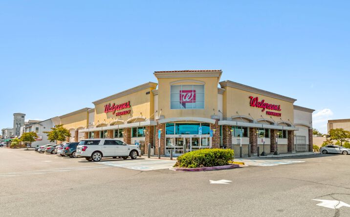 Pictures of Retail property located at 4935 Warner Ave, Huntington Beach, CA 92649 for sales - image #1