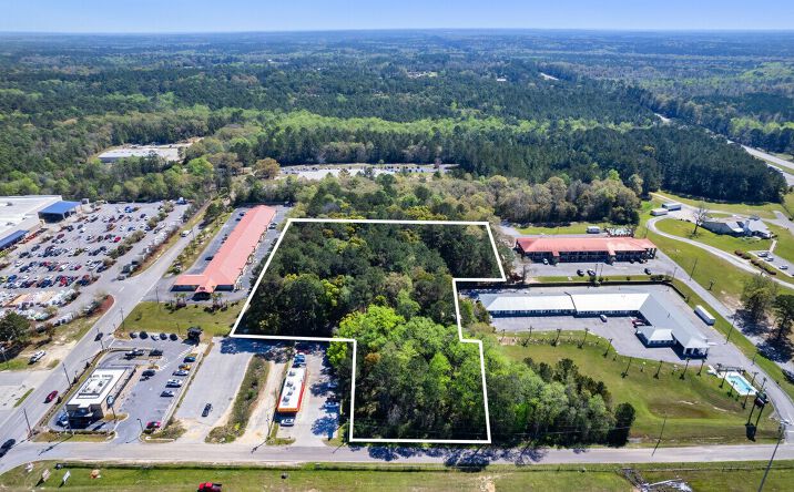 Pictures of Land property located at 0 Hugh Adams Road, Defuniak Springs, FL 32535 for sales - image #1