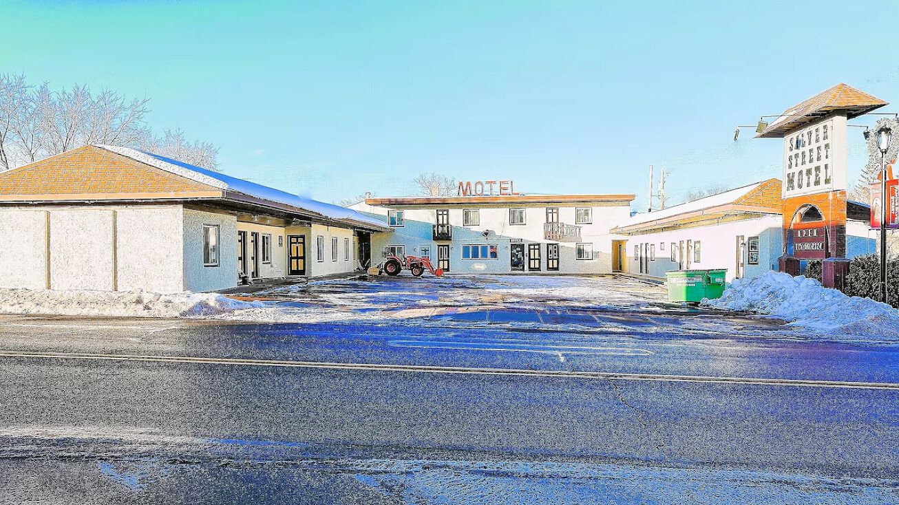 Pictures of Hospitality property located at 100 Silver St, Hurley, WI 54534 for sales - image #1