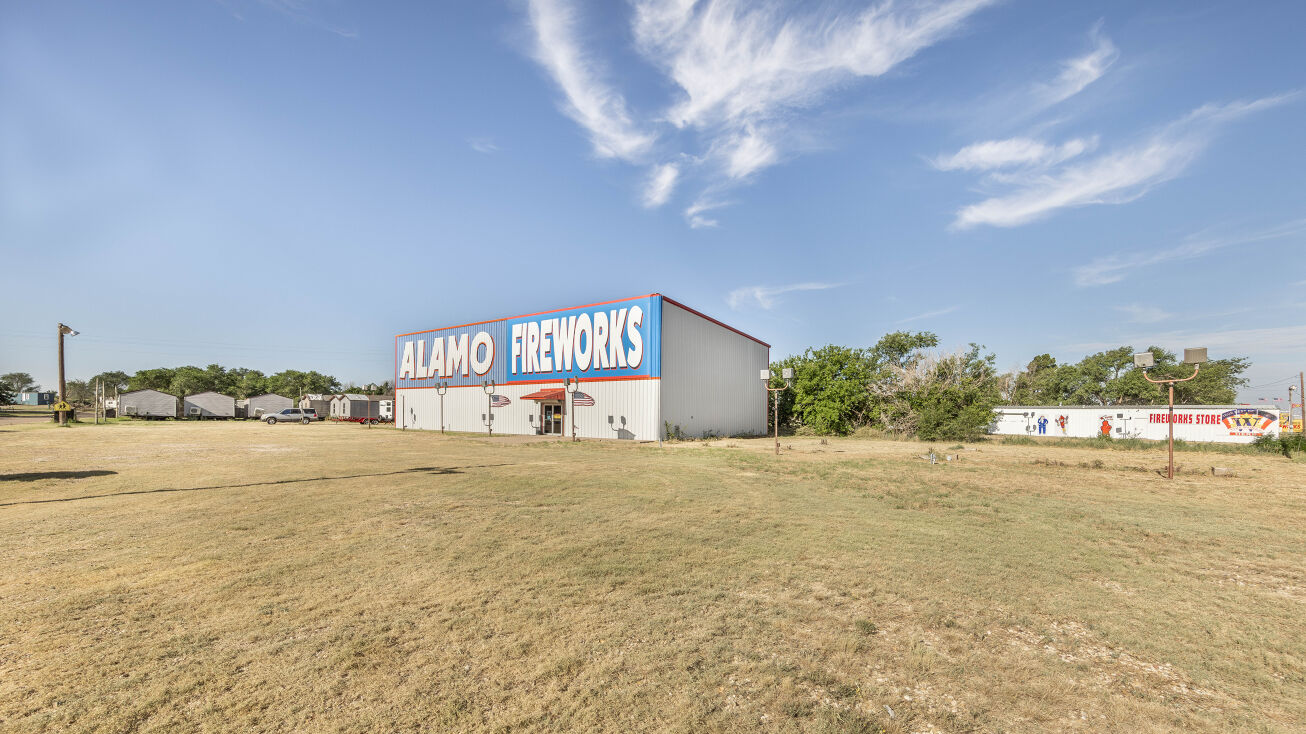 Pictures of Land, Mobile Home Park, Retail property located at 9607 TX-114, Lubbock, TX 79407 for sales - image #1