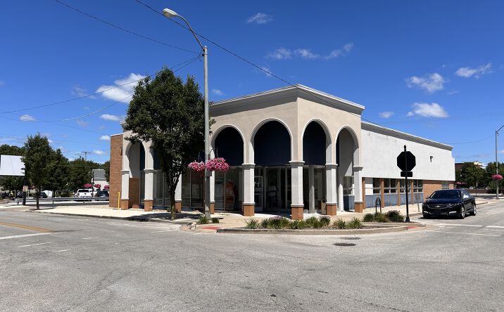 Pictures of Retail, Office property located at 200 W Mulberry St, Kokomo, IN 46901 for sales - image #1