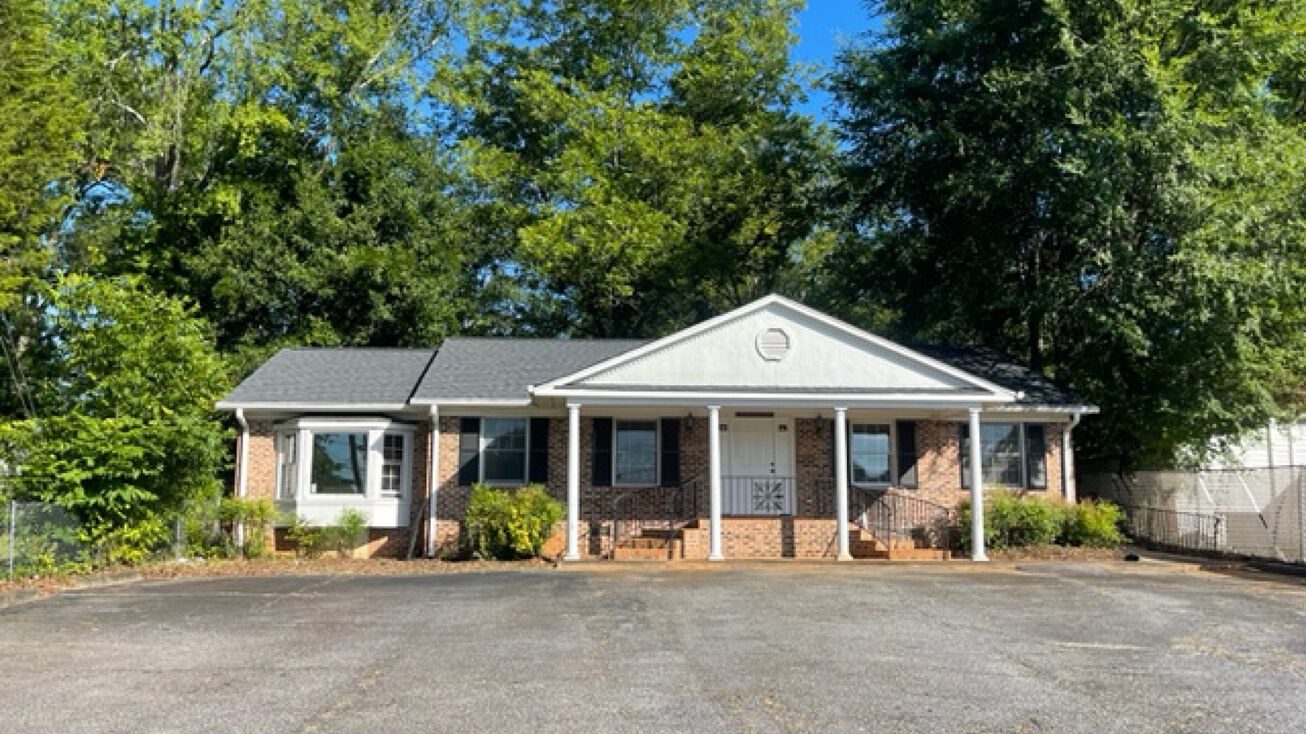 917 N Limestone St, Gaffney, SC 29340