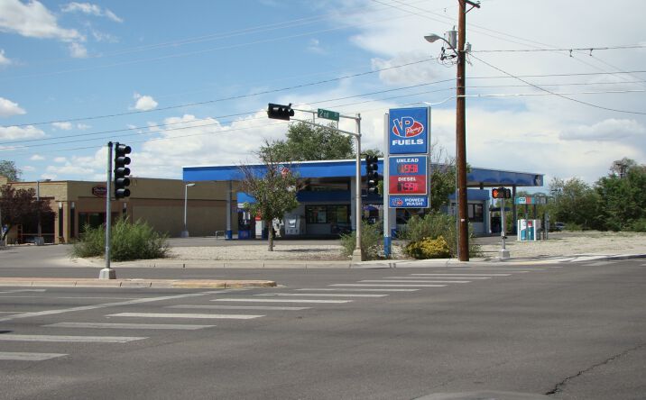 Pictures of Retail property located at 2601 2nd St NW, Albuquerque, NM 87107 for sales - image #1