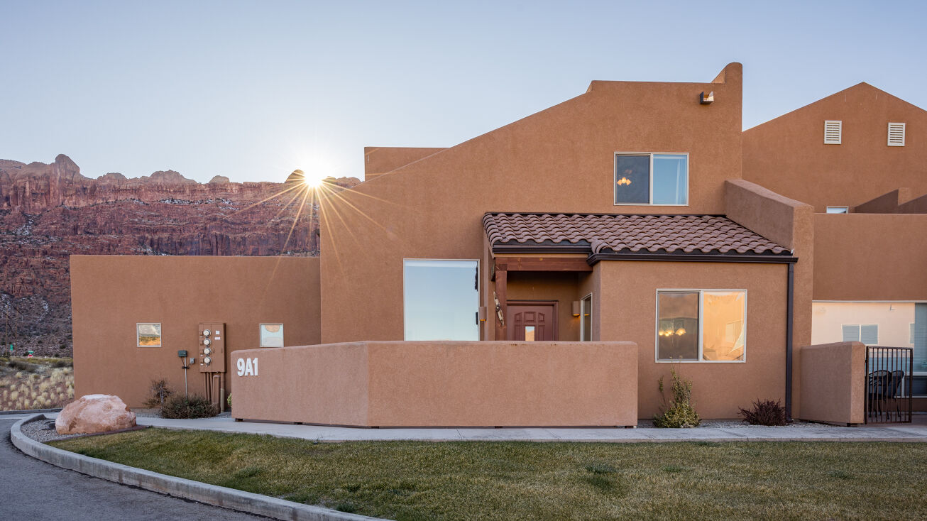 Pictures of Hospitality, Mixed Use, Multifamily property located at 3862 Desert Willow Cir, Moab, UT 84532 for sales - image #1