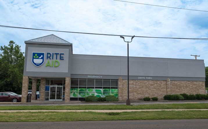 Pictures of Retail property located at 325 W Broad St, Newton Falls, OH 44444 for sales - image #1