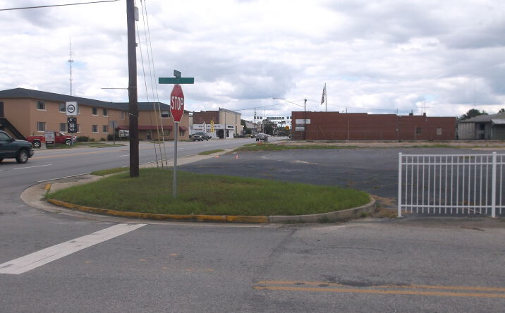 Pictures of Hospitality, Land, Retail property located at 14 S Duval St, Claxton, GA 30417 for sales - image #1