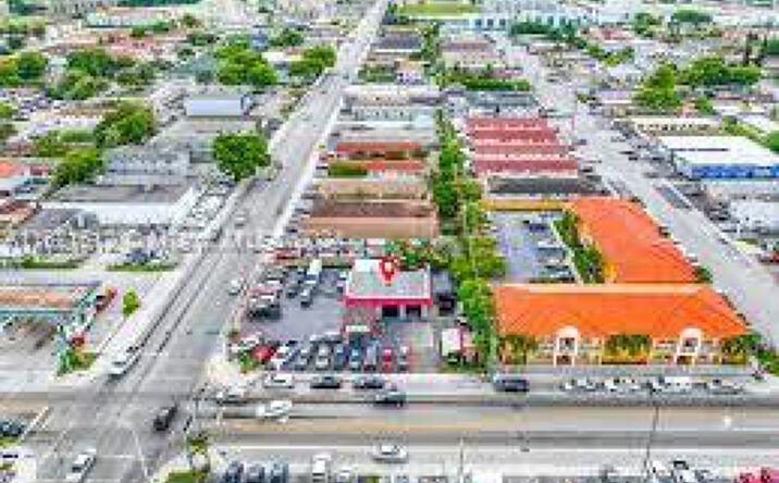 Pictures of Retail property located at 900 Palm Ave, Hialeah, FL 33010 for sales - image #1