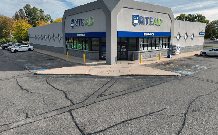 Pictures of Retail property located at 8531 Lansing Rd, Durand, MI 48429 for sales - image #1