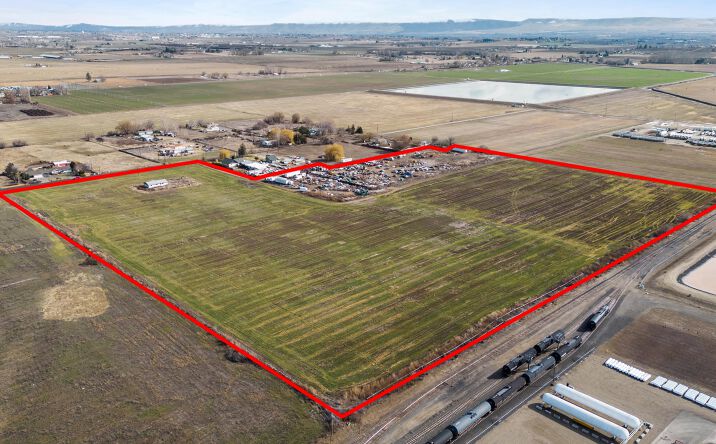 Pictures of Industrial property located at 320 S McLean Rd, Sunnyside, WA 98944 for sales - image #1