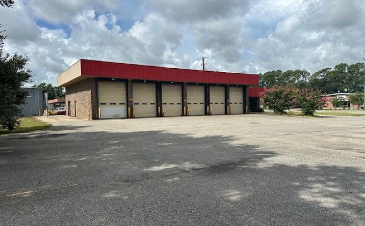 Pictures of Retail property located at 3115 W Pinhook Rd, Lafayette, LA 70508 for sales - image #1
