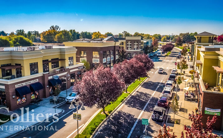 Pictures of Retail property located at 3111 South Bown Way, Boise, ID 83706 for comps - image #1