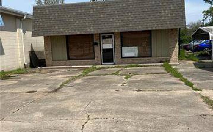 Pictures of Office property located at 326 Tunica Drive West, Marksville, LA 71351 for sales - image #1