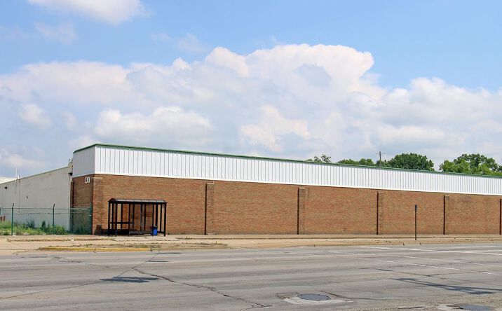 Pictures of Industrial property located at 3301 Dort Hwy, Flint, MI 48507 for sales - image #1