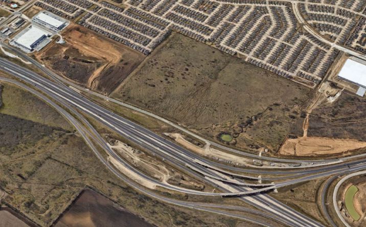 Pictures of Land property located at 7401 North Fwy, Fort Worth, TX 76131 for sales - image #1