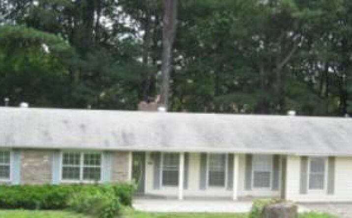 image of property at 7211 HICKORY FLAT HWY Woodstock GA 30188-2085