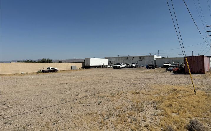 Pictures of Industrial property located at 1560 State Street, Barstow, CA 92311 for sales - image #1