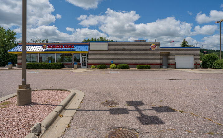 Pictures of Hospitality, Office, Retail property located at 1922 S Broadway St, New Ulm, MN 56073 for sales - image #1