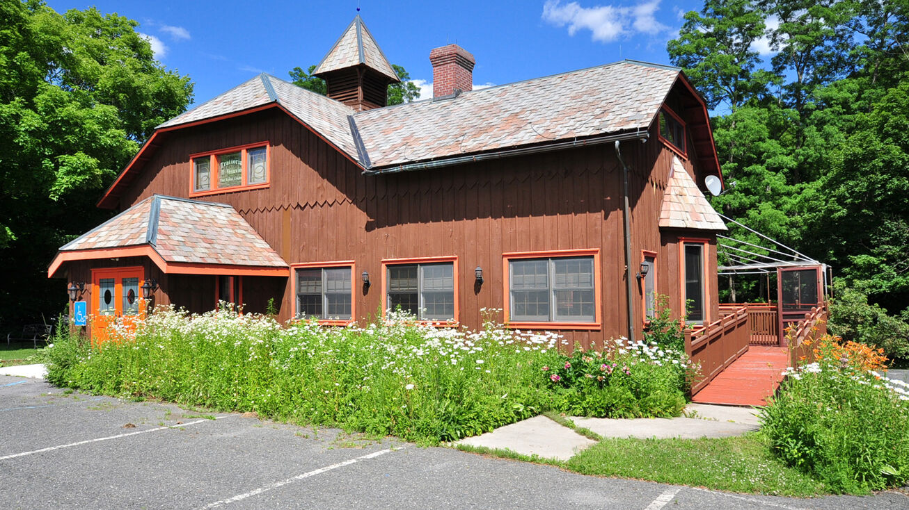 242 Pittsfield Rd Lenox MA 01240 Crexi com