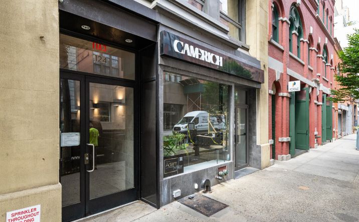 Pictures of Retail property located at 124 W 18th St, New York, NY 10011 for sales - image #1