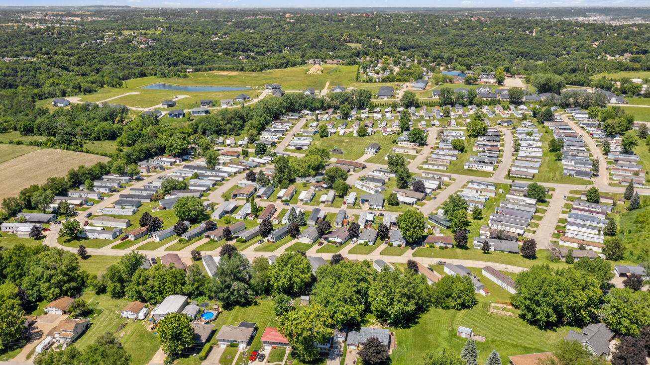 2699 Garnavillo Dr, Dubuque, IA 52003