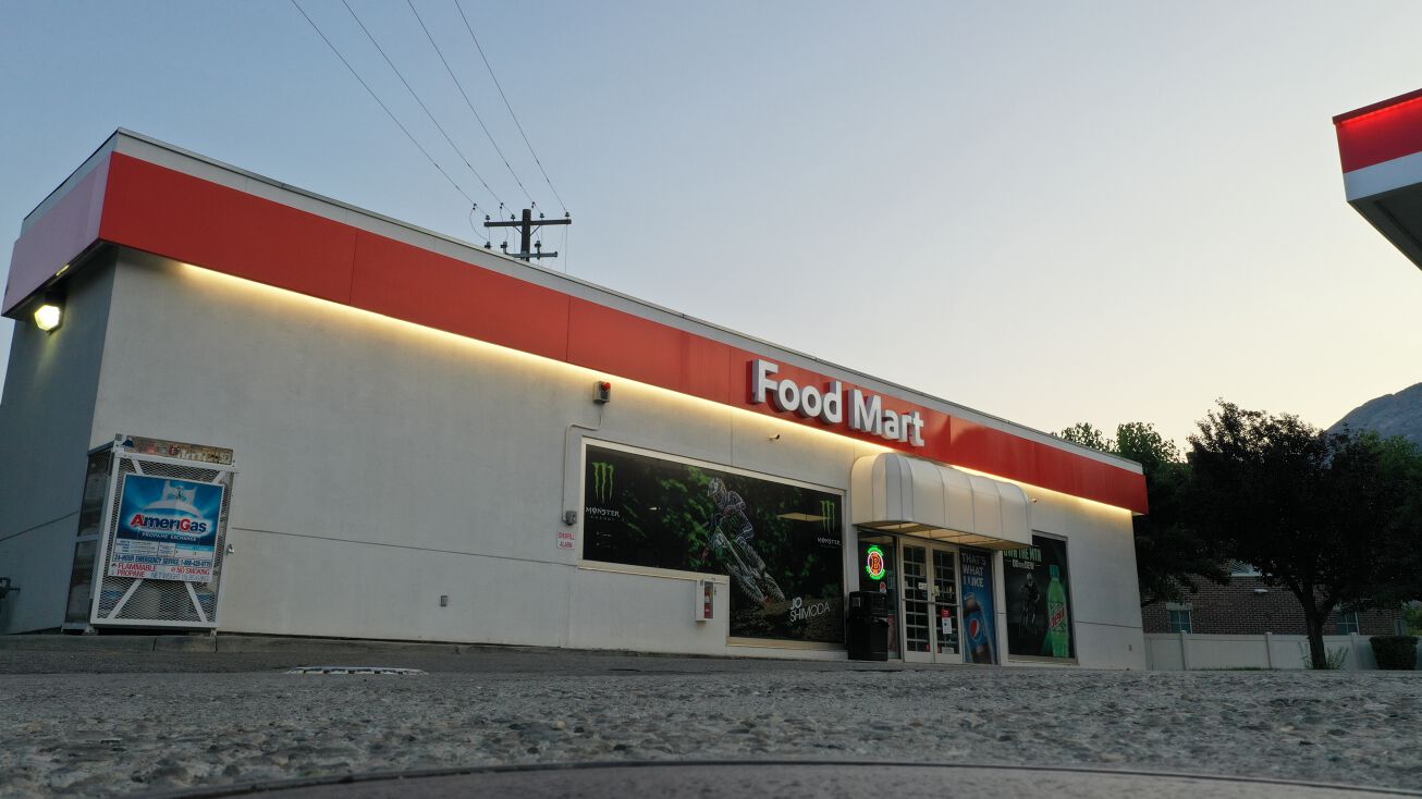 Pictures of Retail property located at 2995 Fort Union Blvd, Cottonwood Heights, UT 84121 for sales - image #1