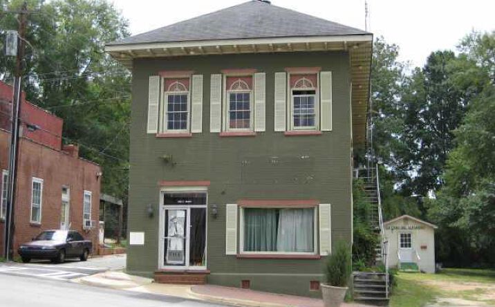 image of property at 103 E MAIN ST Hogansville GA 30230-1129