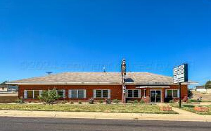 Pictures of Retail property located at 1410 S Cedar Street, Borger, TX 79007 for sales - image #1