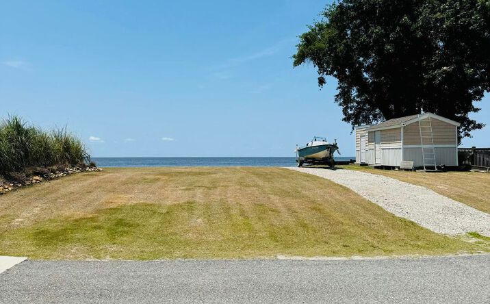 Pictures of Land property located at 112 Caco St, Jarvisburg, NC 27947 for sales - image #1