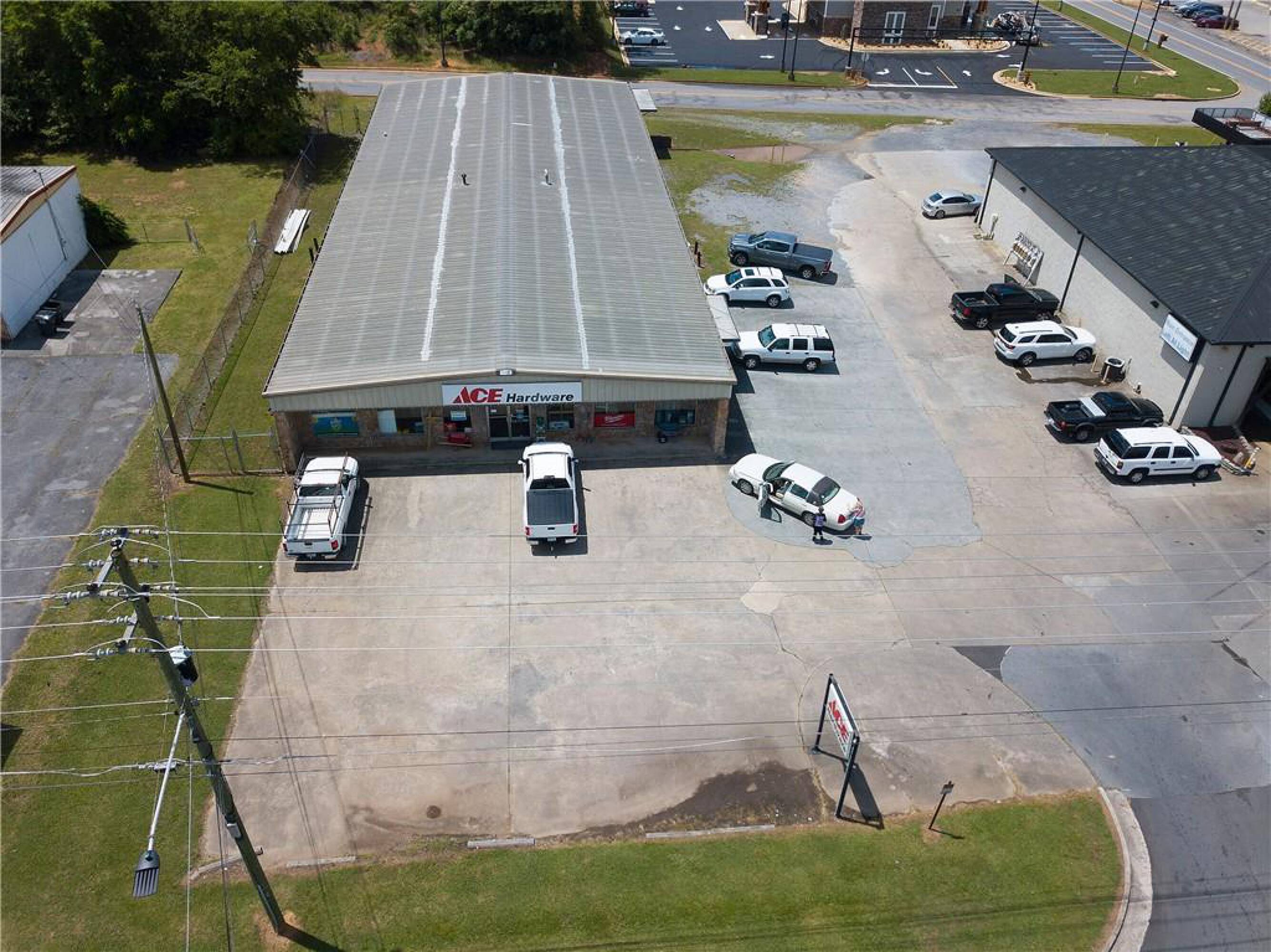 170 Belmont Dr, Calhoun, GA 30701