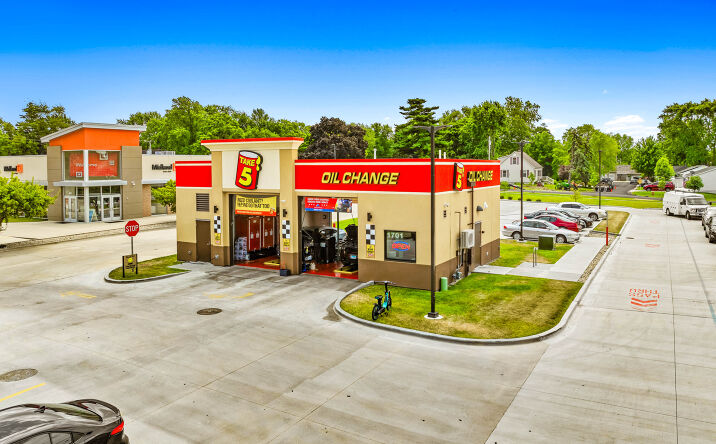 Pictures of Retail property located at 1701 West Springfield Avenue, Champaign, IL 61821 for sales - image #1