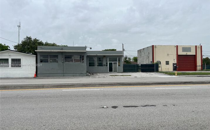 Pictures of Industrial property located at 5414 Pembroke Rd, West Park, FL 33021 for sales - image #1