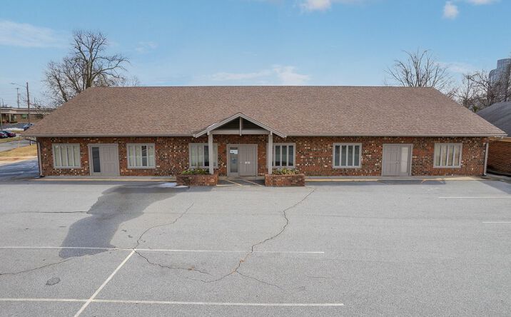 Pictures of Office property located at 810 N Lindsay St, High Point, NC 27262 for sales - image #1