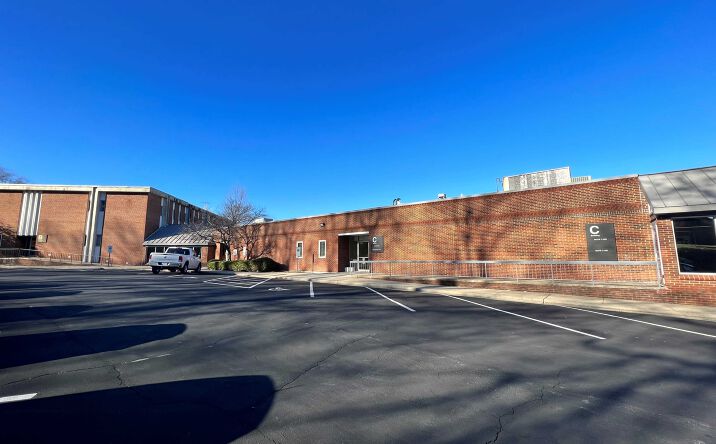 Pictures of Office property located at 624 Quaker Ln, High Point, NC 27262 for sales - image #1