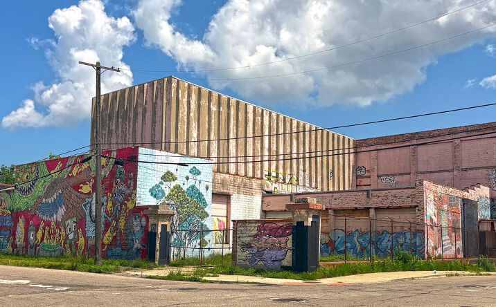 Pictures of Office, Industrial property located at 1400 Trombly St, Detroit, MI 48211 for sales - image #1